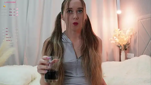  Pretty Doll  online show from 25, 2, 2025