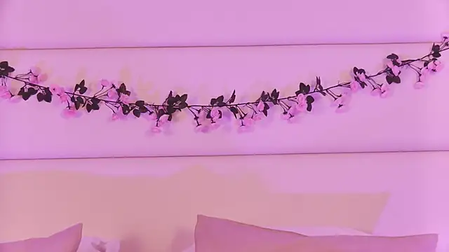 LunaWills  online show from 6, 3, 2025