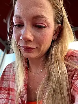 LavenderHot online show from 5, 6, 2026