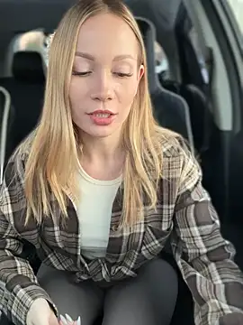 Snapshot of LavenderHot chatting on 17, 11, 2025 LavenderHot online show from 17, 11, 2025