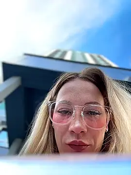 LavenderHot online show from 6, 7, 2026