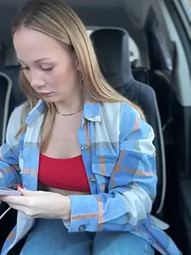 Snapshot of LavenderHot chatting on 13, 10, 2025 LavenderHot online show from 13, 10, 2025