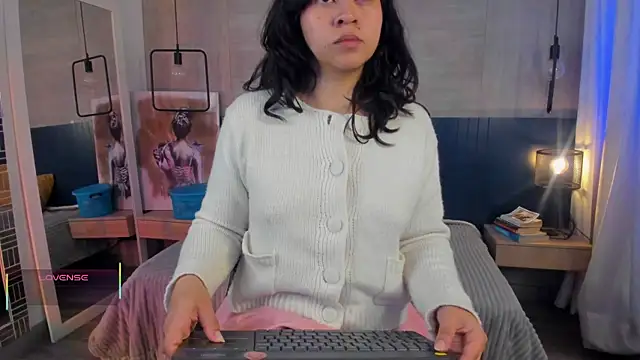 Snapshot of _julietta chatting on 4, 7, 2026 julietta online show from 4, 7, 2026