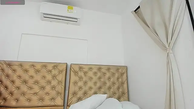 Alessiiaa  online show from 4, 11, 2025