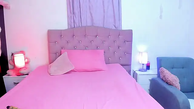 Snapshot of Latinabombsheell chatting on 7, 2, 2026 Latinabombsheell online show from 7, 2, 2026