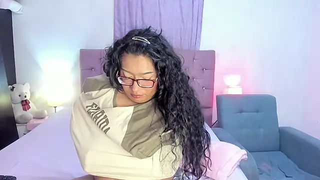 Snapshot of Latinabombsheell chatting on 24, 7, 2026 Latinabombsheell online show from 24, 7, 2026