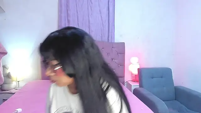Latinabombsheell online show from 3, 6, 2026