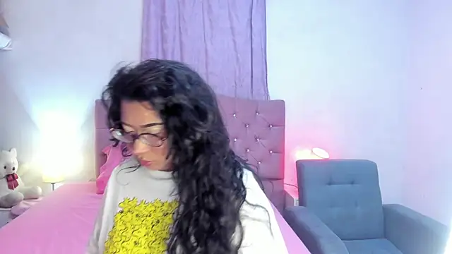 Snapshot of Latinabombsheell chatting on 14, 7, 2026 Latinabombsheell online show from 14, 7, 2026