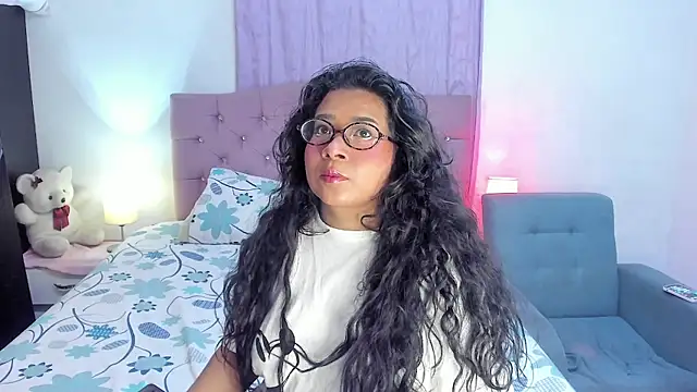 Snapshot of Latinabombsheell chatting on 1, 8, 2026 Latinabombsheell online show from 1, 8, 2026