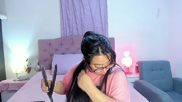 Latinabombsheell online show from 13, 3, 2026