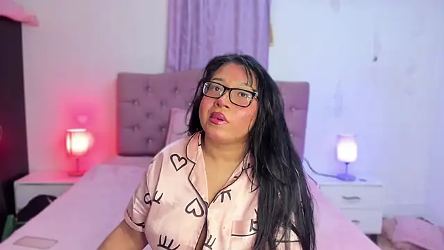 Latinabombsheell online show from 10, 10, 2025