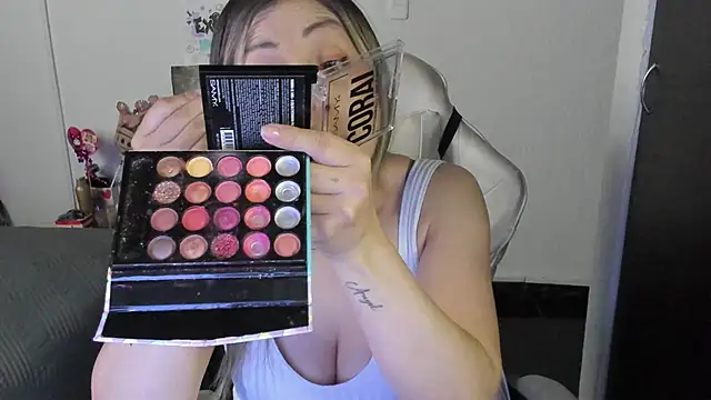 Andreina Suann online show from 7, 2, 2026