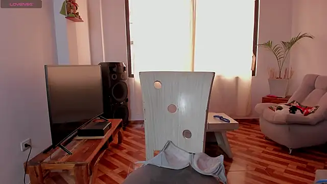 Simply Zoe   online show from 21, 1, 2025