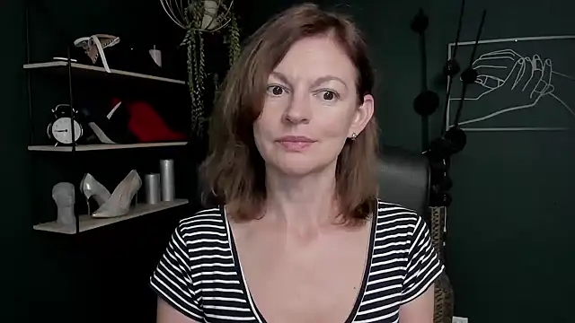 VivianWILD online show from 9, 9, 2025