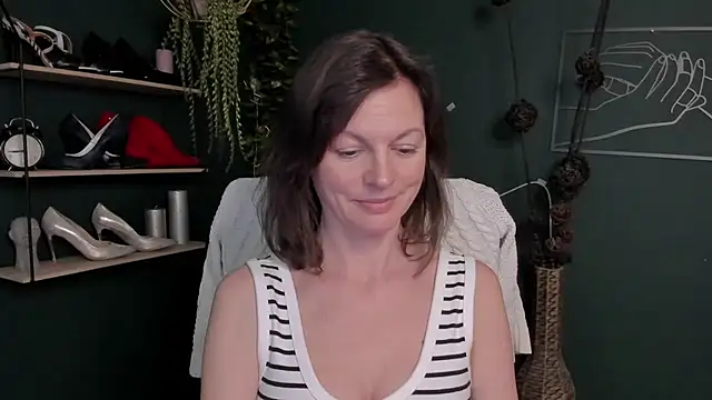 VivianWILD online show from 11, 3, 2025