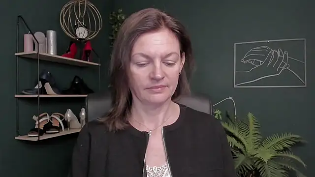 VivianWILD online show from 12, 11, 2025