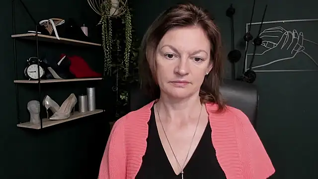 VivianWILD online show from 10, 9, 2025