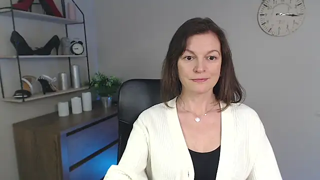 VivianWILD online show from 5, 3, 2025