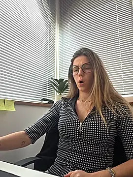 lucie mehott online show from 20, 2, 2026