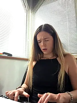 lucie mehott online show from 30, 3, 2026