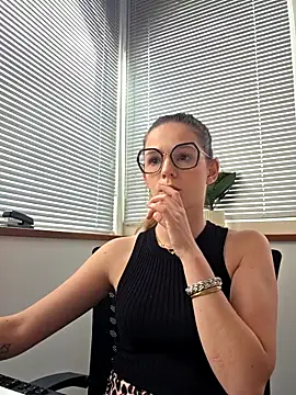 lucie mehott online show from 18, 5, 2026