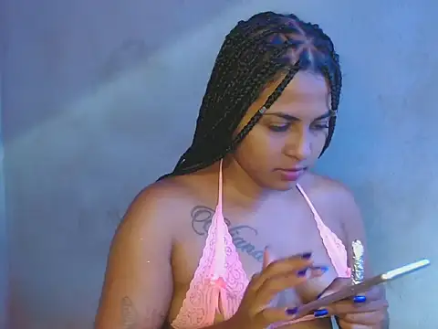 Giselabrunette25 online show from 11, 1, 2025