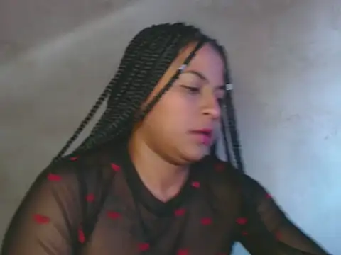 Giselabrunette25 online show from 12, 1, 2025