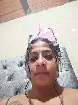 Giselabrunette25 online show from 12, 6, 2026