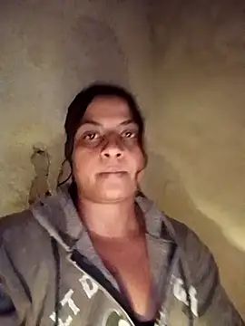 Giselabrunette25 online show from 25, 10, 2025