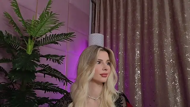 Elliblue online show from 5, 10, 2025