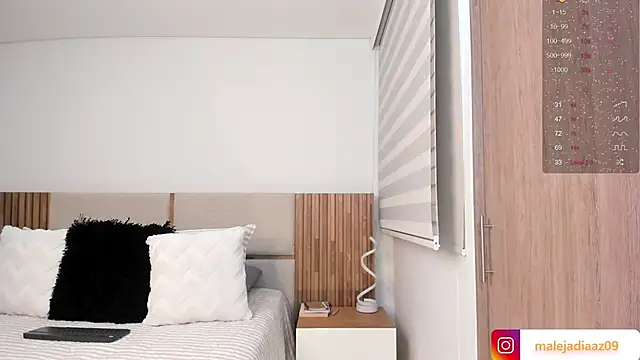 MalejaDiaz  online show from 12, 2, 2026