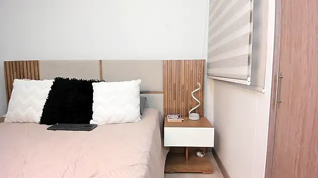 MalejaDiaz  online show from 15, 4, 2026