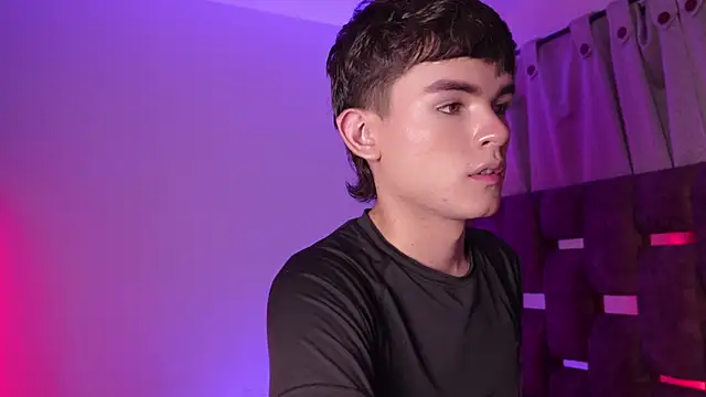 Snapshot of Angelo_018 chatting on 9, 10, 2025 Angelo 018 online show from 9, 10, 2025