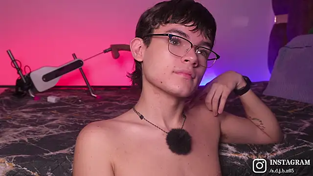 Snapshot of Angelo_018 chatting on 11, 11, 2025 Angelo 018 online show from 11, 11, 2025