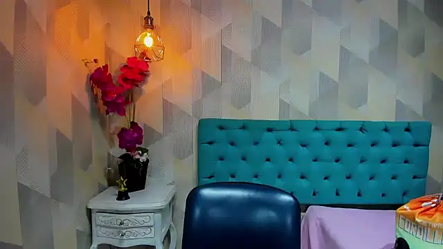 LindaBreeS online show from 11, 4, 2026