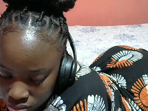 Qurate01 online show from 4, 10, 2025