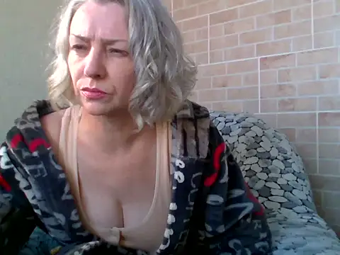 Snapshot of Lorie_Carrie chatting on 1, 3, 2026 Lorie Carrie online show from 1, 3, 2026