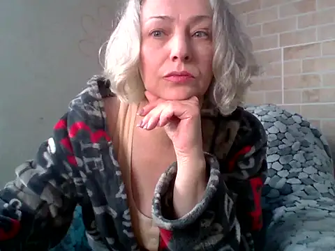 Snapshot of Lorie_Carrie chatting on 4, 3, 2026 Lorie Carrie online show from 4, 3, 2026