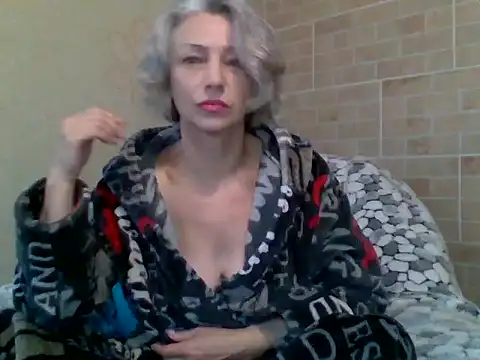 Lorie Carrie online show from 4, 11, 2025