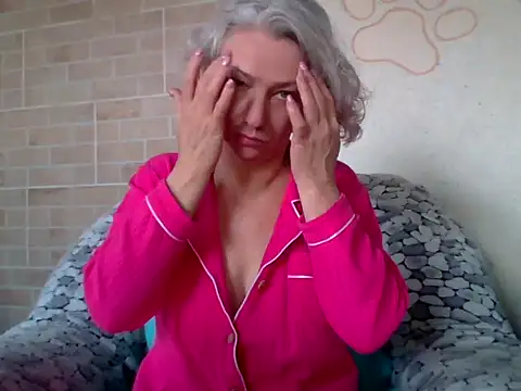 Lorie Carrie online show from 2, 4, 2026