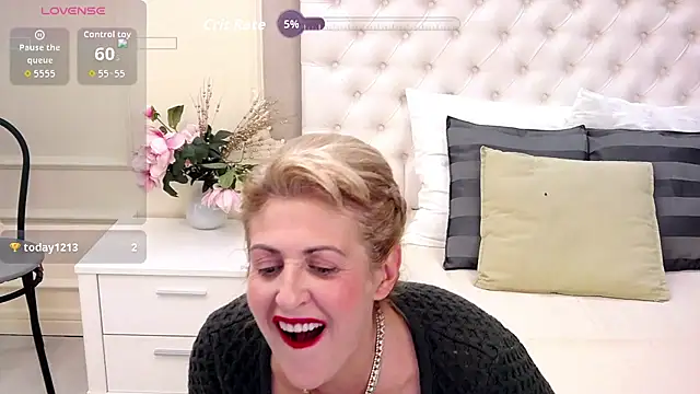 ElenaJuarez online show from 5, 10, 2025