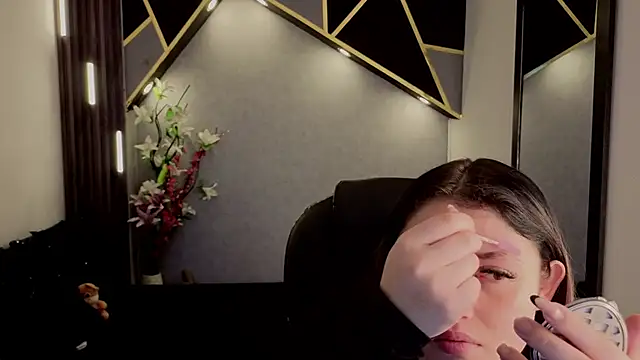 almma shy online show from 10, 9, 2025