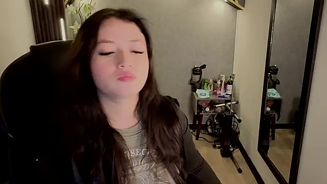 almma shy online show from 13, 9, 2025