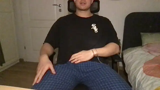 jungcock3210 online show from 22, 10, 2025