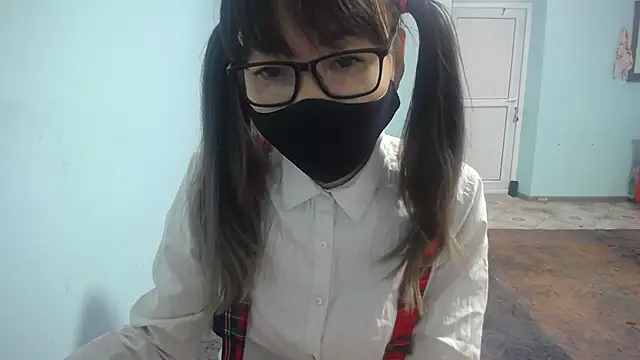 elllaaxx online show from 9, 10, 2025