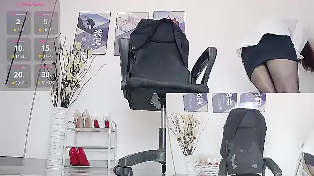 Snapshot of Sunshine-YueYue chatting on 8, 1, 2025 Sunshine-YueYue online show from 8, 1, 2025