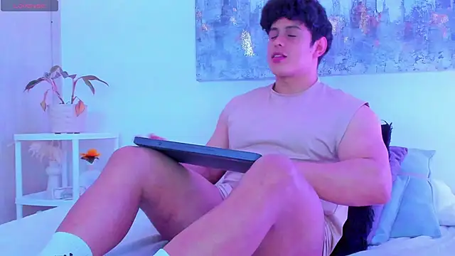 arminjones1 online show from 31, 10, 2025