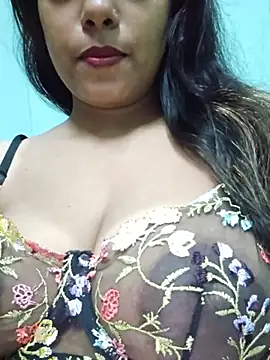 Snapshot of sexyindi_couple chatting on 21, 6, 2026 sexyindi couple online show from 21, 6, 2026