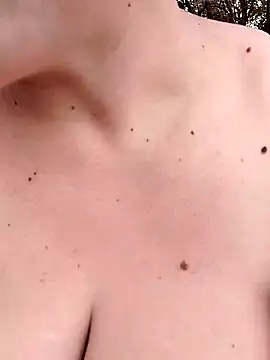 Lucia8600 online show from 9, 9, 2025