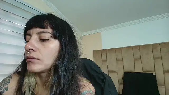 Naughty Kittenm online show from 29, 9, 2025